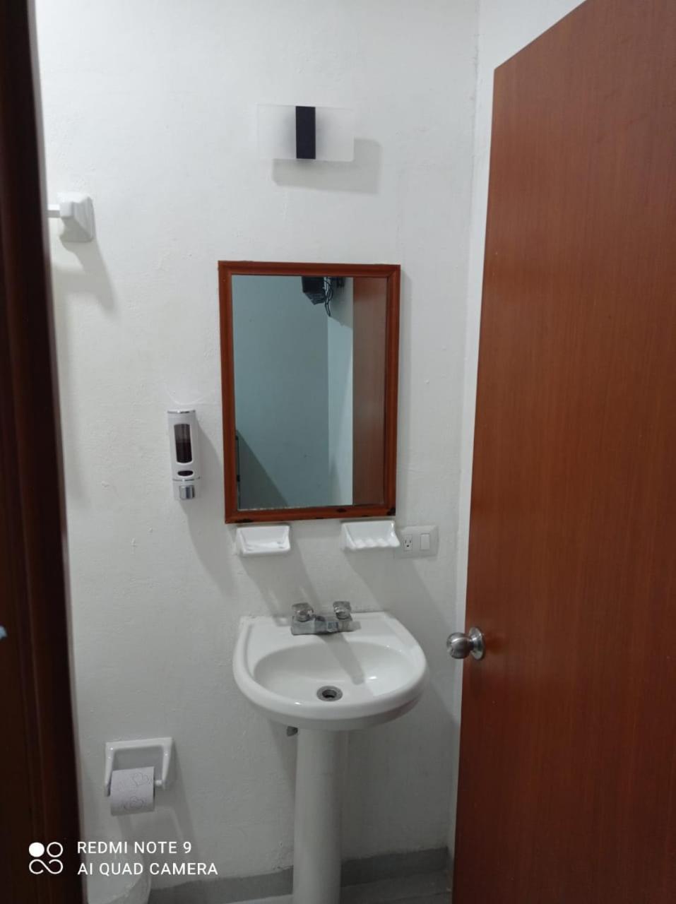 Casa De Huespedes Taino Bed & Breakfast แคนคูน ภายนอก รูปภาพ