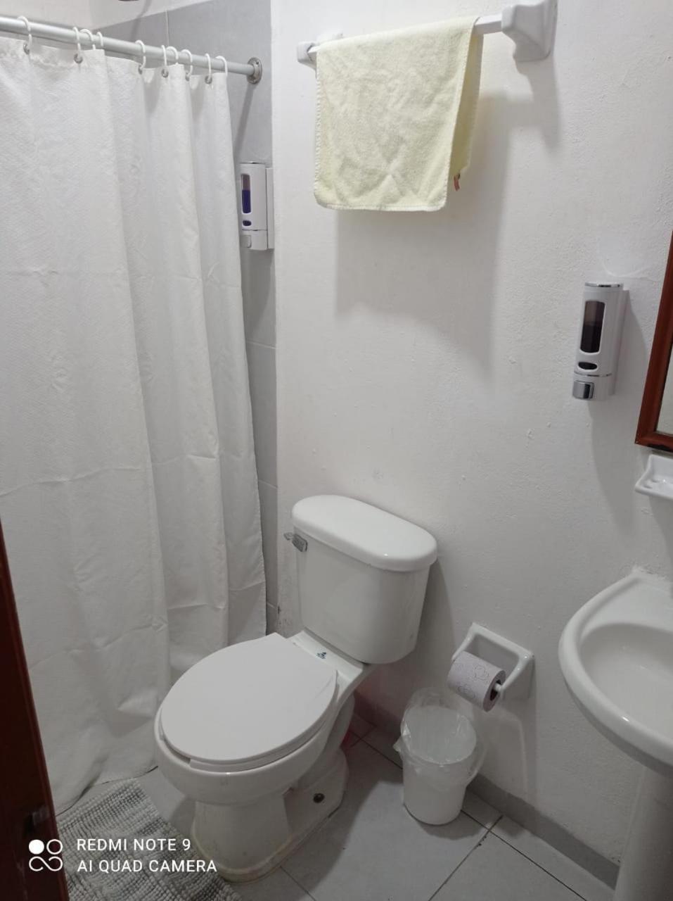 Casa De Huespedes Taino Bed & Breakfast แคนคูน ภายนอก รูปภาพ